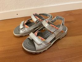 ECCO Sandalen silber Grösse 33 guter Zustand