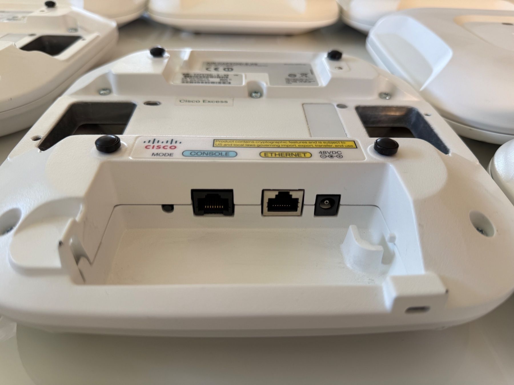 Cisco Modem & Router: 10 × Cisco AIR-CAP3702I-E-K9 Access Points – Usato da Richterswil venduto da Iflodnob 2