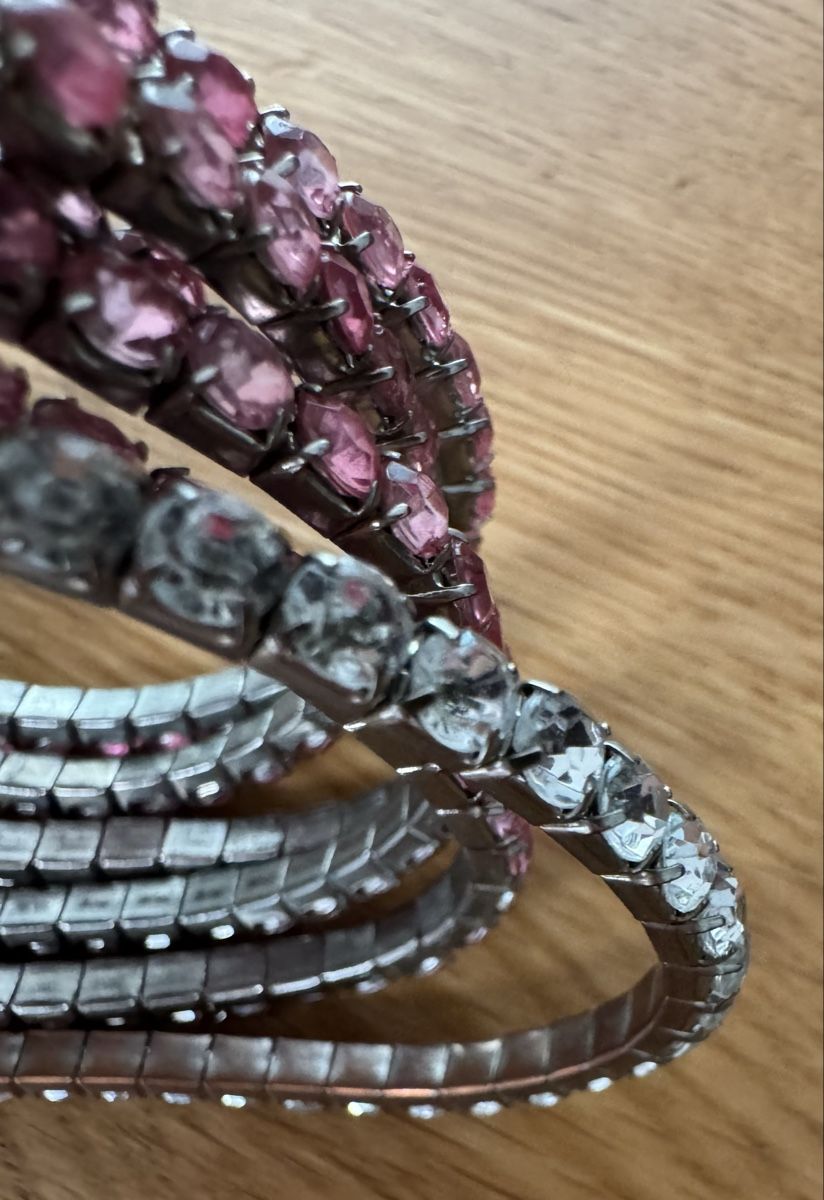 Bracciali & Braccialetti: 6 Armbänder; 1 silberfarben, 5 rosa – Usato da Winkel venduto da Schorley 2