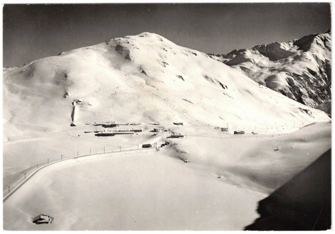 Cartoline postali: Oberalp Pass mit Skilift Calmut – Usato da Binningen venduto da Mountainrider