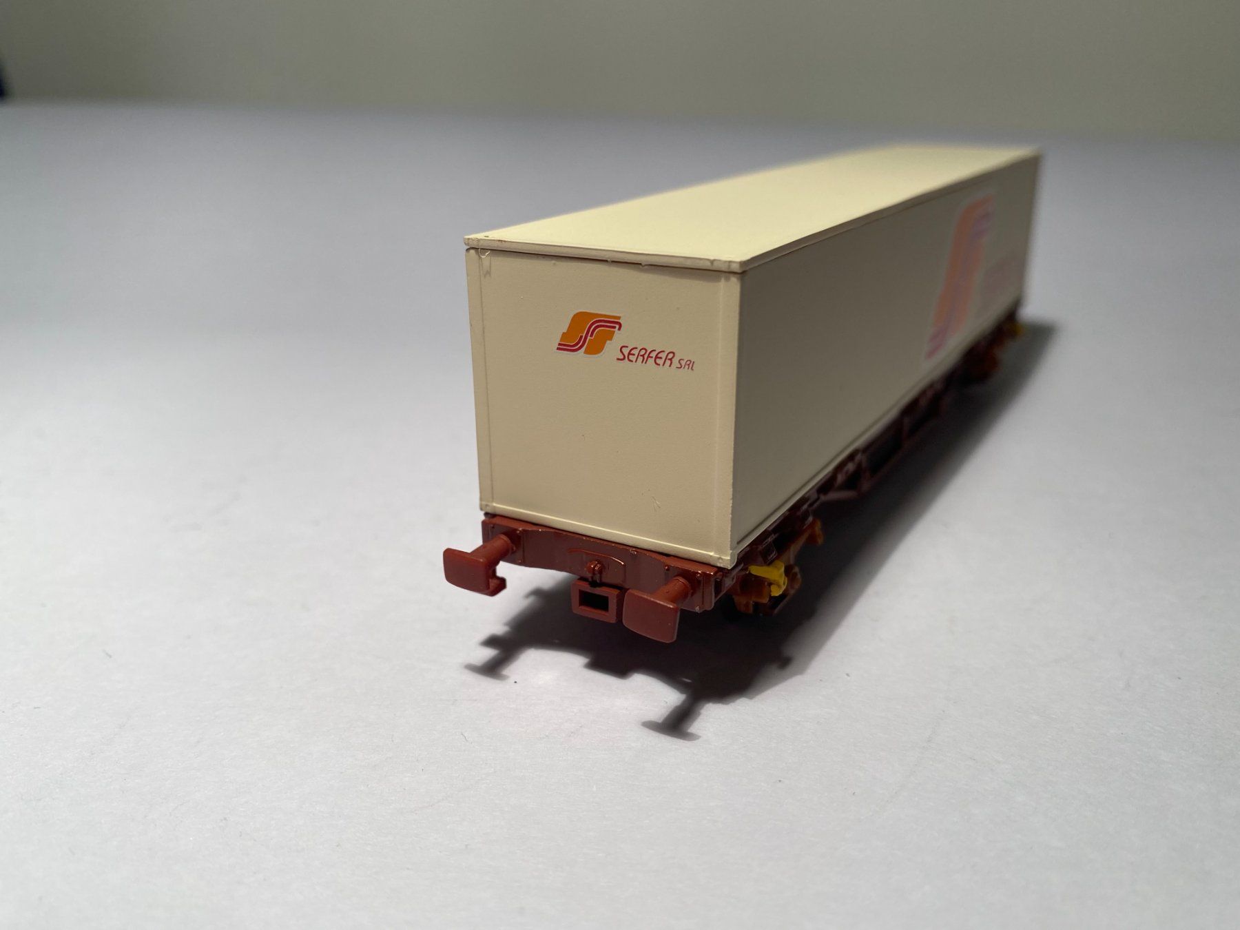 Piko Modelleisenbahnen: PIKO Transport Containerwagen SERFER 95617, DC Achsen – Gebraucht aus Buchrain von Modellbahn11 5