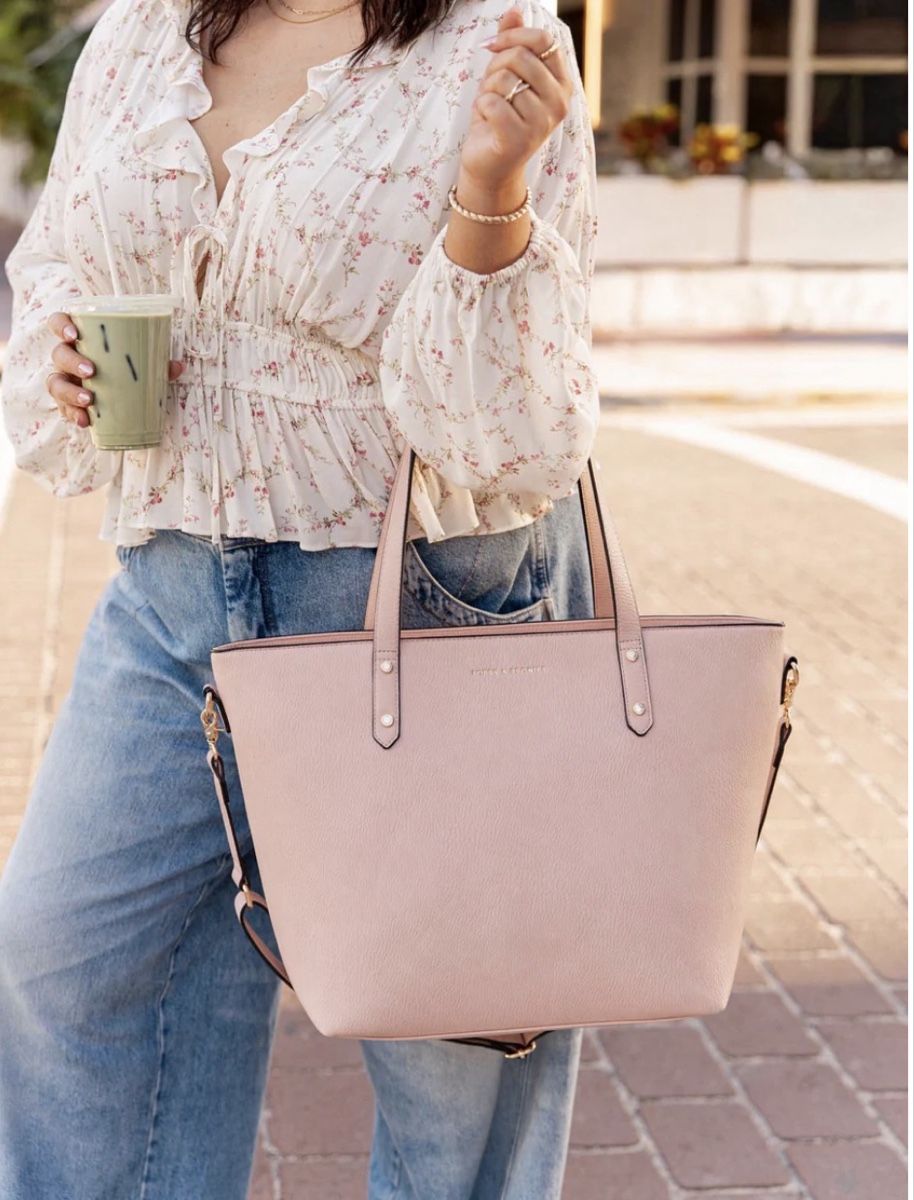 Borse da donna: Brand new blush coloured tote – Nuovo e nell'imballaggio originale da geneve venduto da amyjrc 1