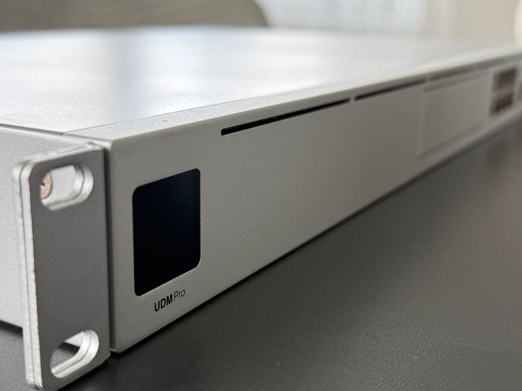 Ubiquiti Modems & Router: UniFi Dream Machine Pro (UDM-Pro) – Gebraucht aus Eschenz von camp64 1