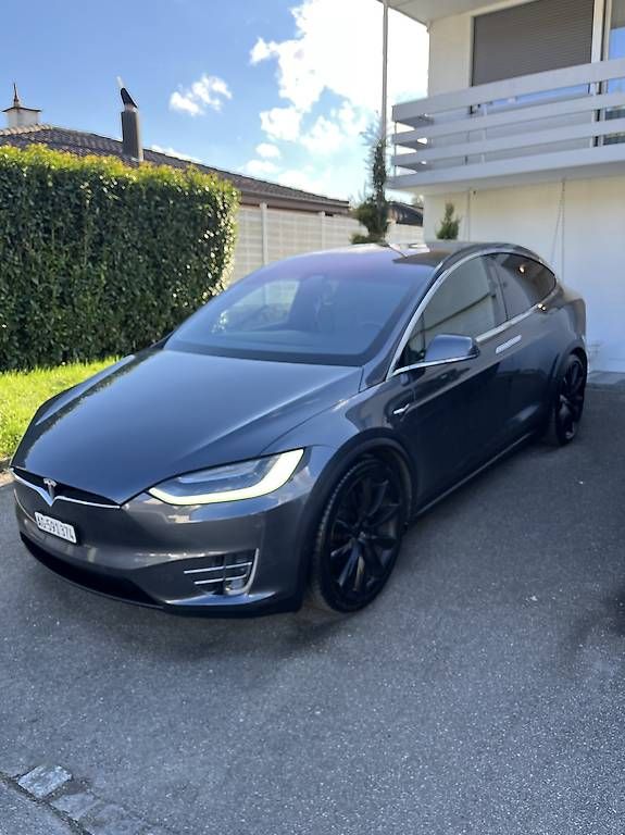 Tesla Automobili: Tesla Model X 90D  6-Plätzer, 8-fach bereift – Usato da Fislisbach venduto da SLCL21