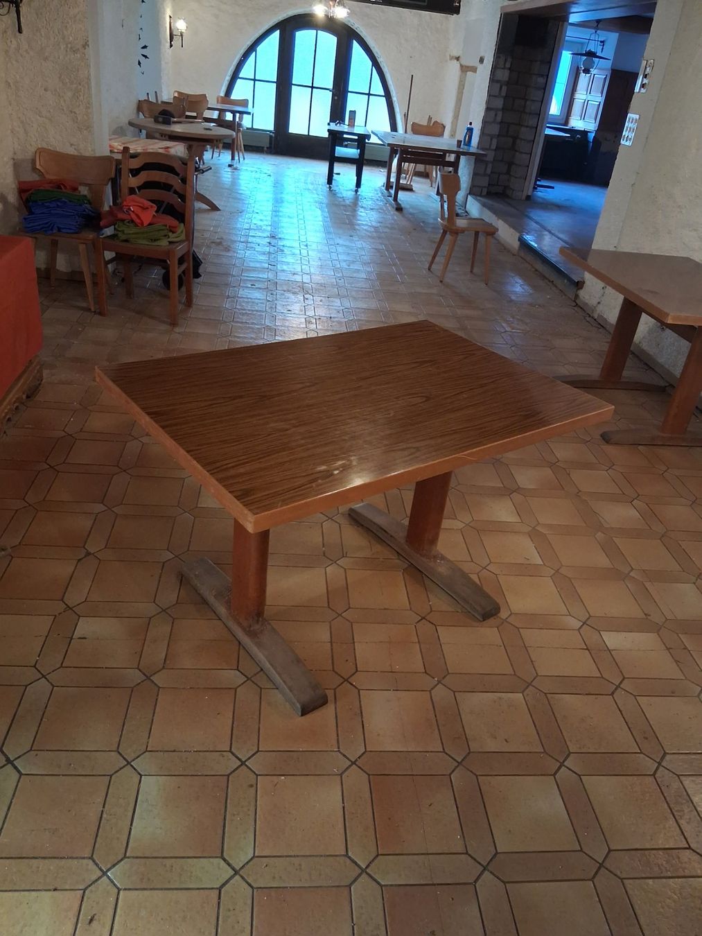Tavoli: Holztisch (14 Stück) – Usato da Mels venduto da fre_kqy2 2