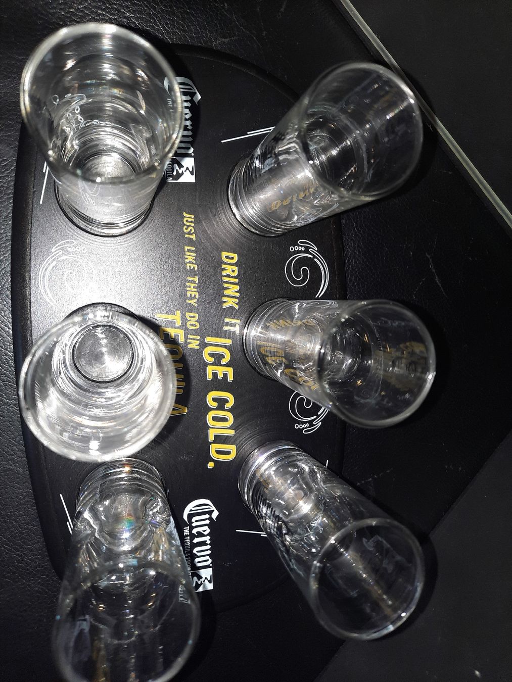 Bicchieri: Cuervo tequila vassoio e 6 shot timbrati – Usato da Biasca venduto da Old_6blh 1