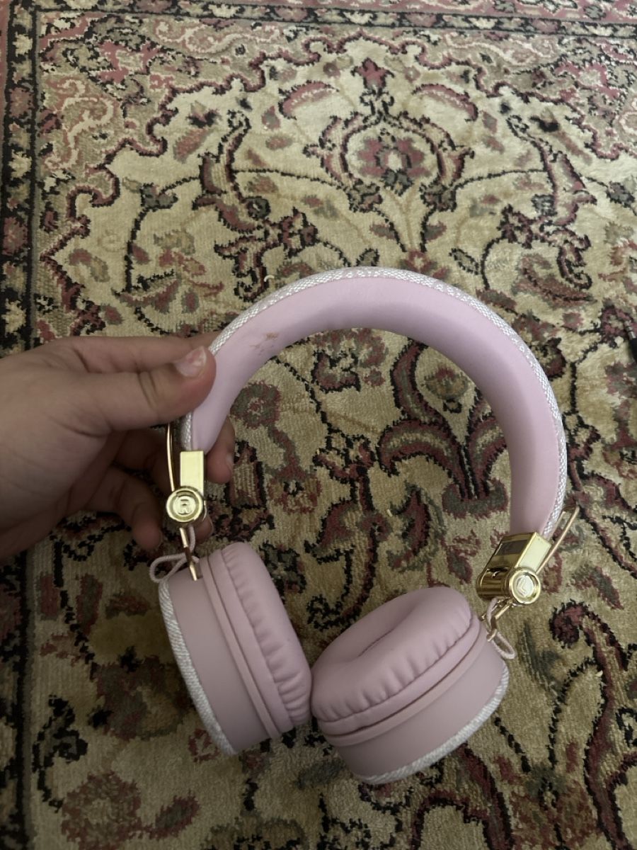 Casques audio: Guess Kopfhörer  – D'occasion à Dübendorf par ame_g69g 1