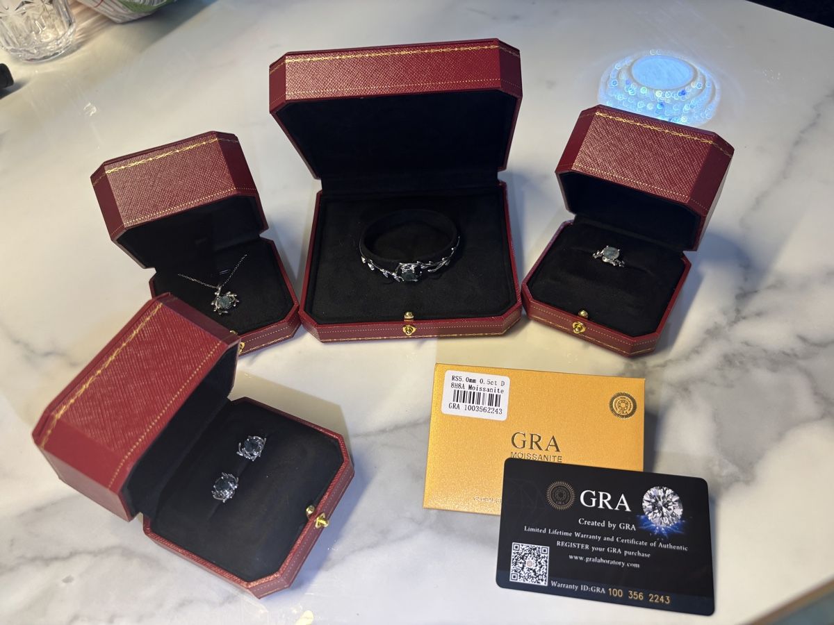 Altri gioielli: Schmuck‑Set – Nuovo e nell'imballaggio originale da volketswil venduto da Sisi521