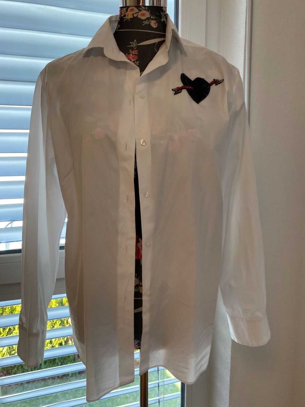 Valentino Camicette: Weiße Bluse Valentino Größe 44 – Usato da balsthal venduto da davidbalsthal23 5