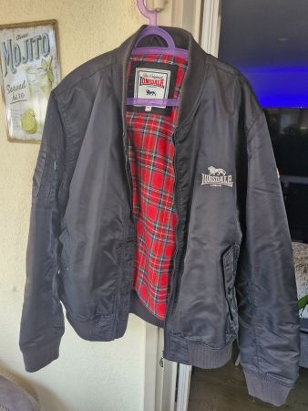 Lonsdale Bomberjacke XL schwarz / Karomuster-Innenfutter