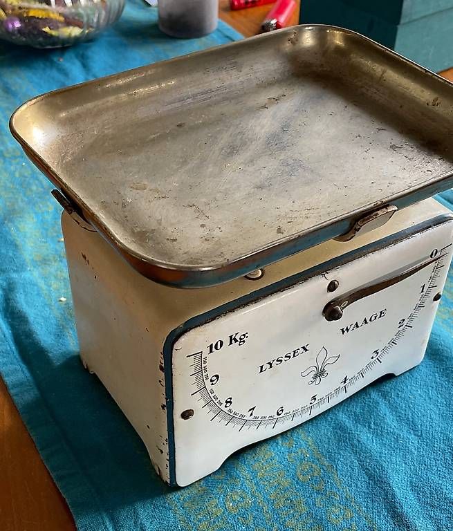 Balances et poids: Alte Küchenwaage – D'occasion à Steckborn par scheese123 1
