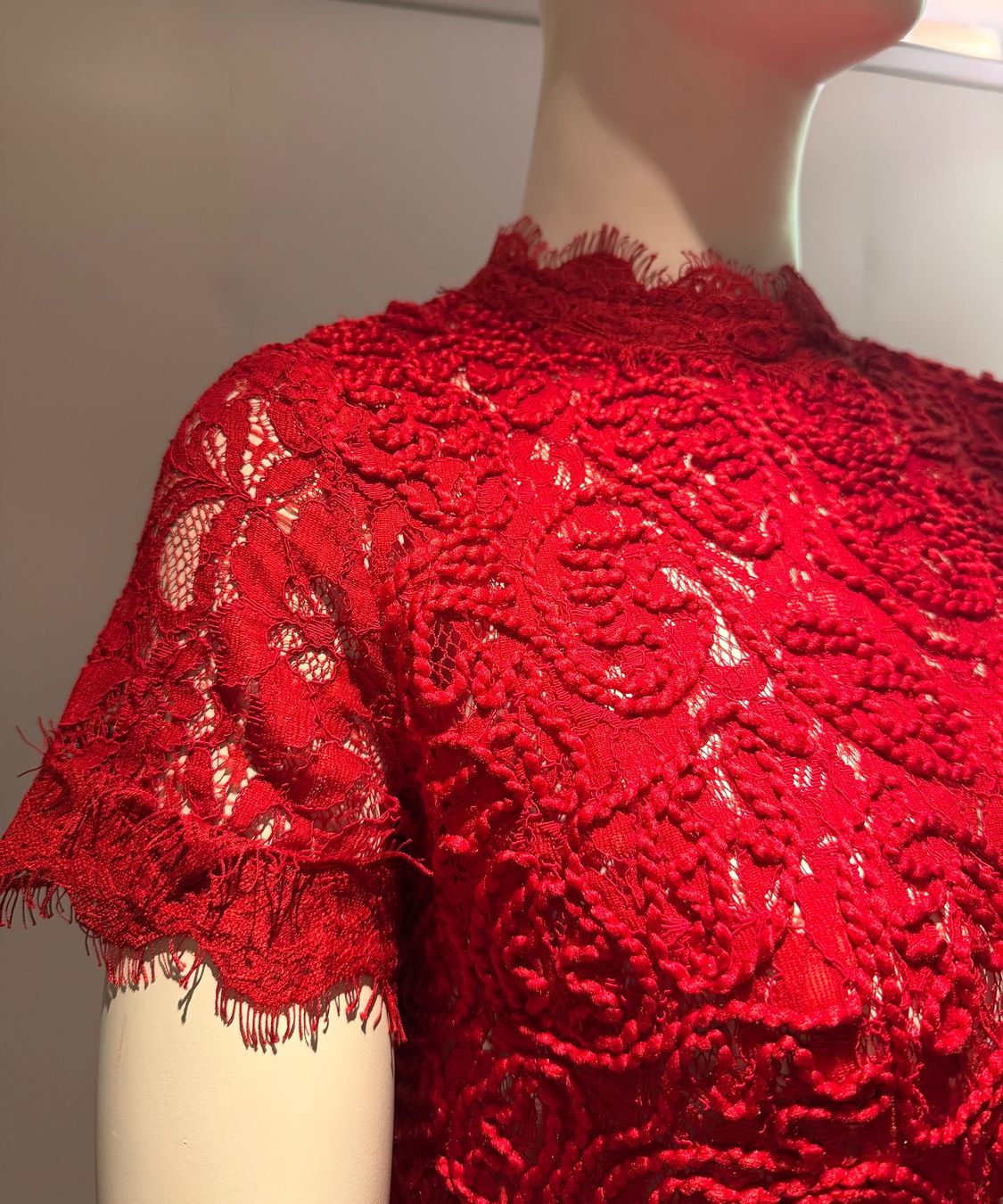 Tops: CHic pull rouge en dentelles  36 – Neu (gemäss Beschreibung) aus Genève von fto_sz8d 4