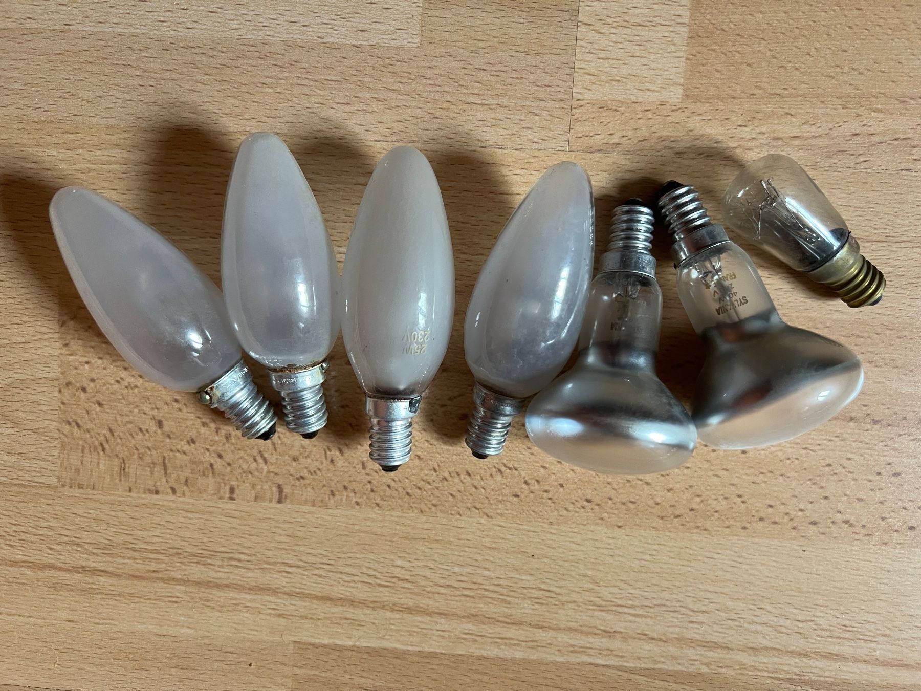 Lampade: Lot de 7 ampoules diverses – Usato da Sierre venduto da side8625 1