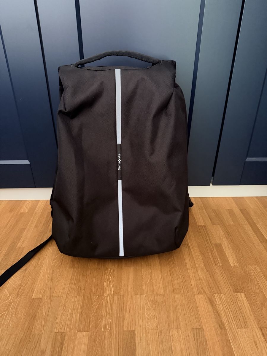 Samsonite Sacs à dos: Samsonite Securipack Backpack 17.3” Black – D'occasion à Thun par dar_fz6y