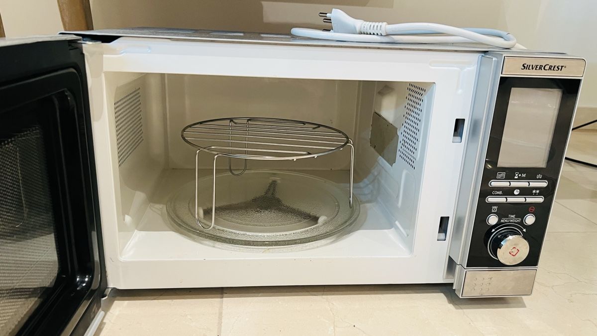 SilverCrest Elettrodomestici da cucina: Mikrowelle – Usato da Röschenz venduto da tan_xlt9 1