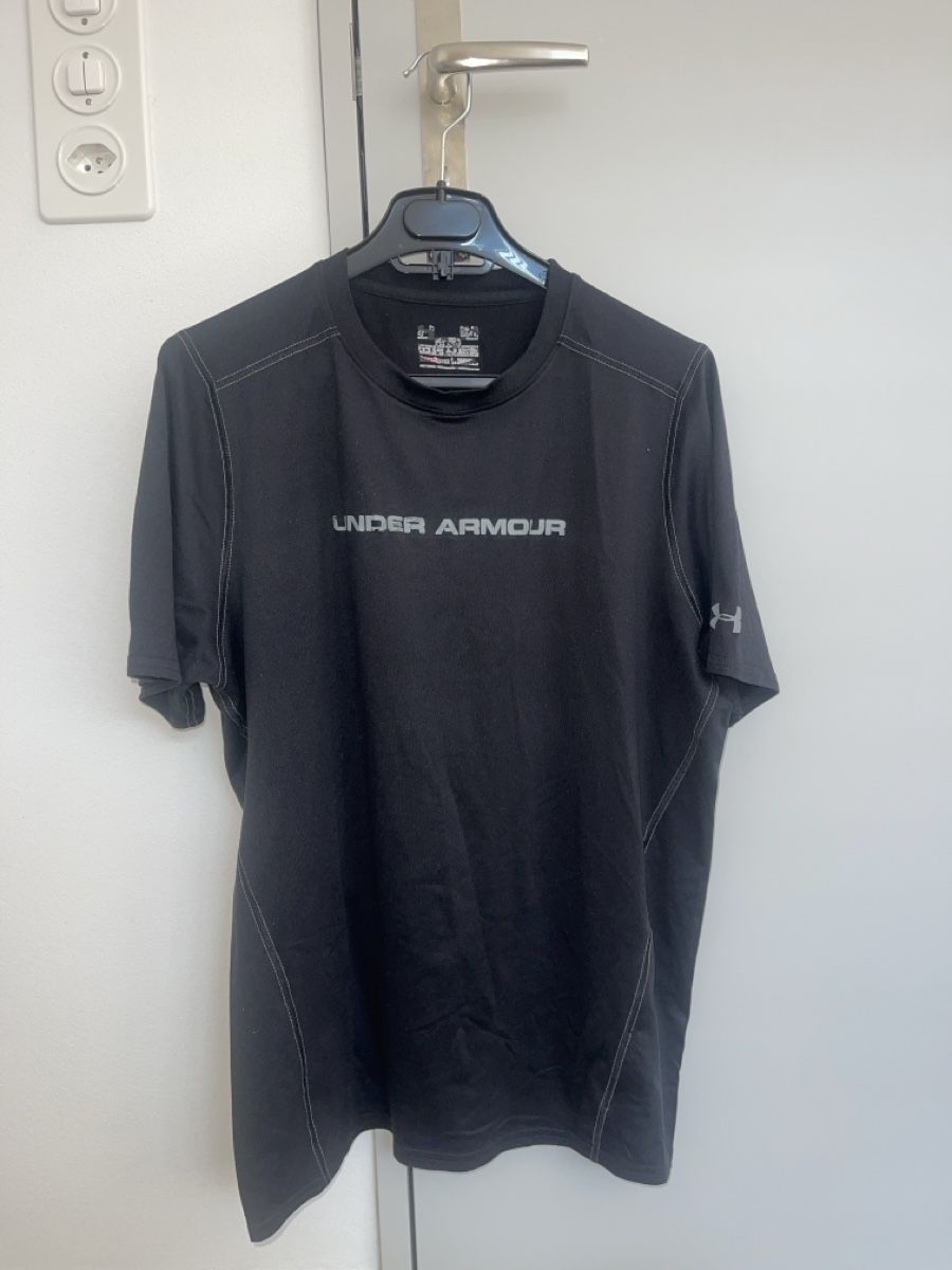 Under Armour T-shirt: Under Armour Sport T-shirt – Usato da Zürich venduto da liz_l6f7