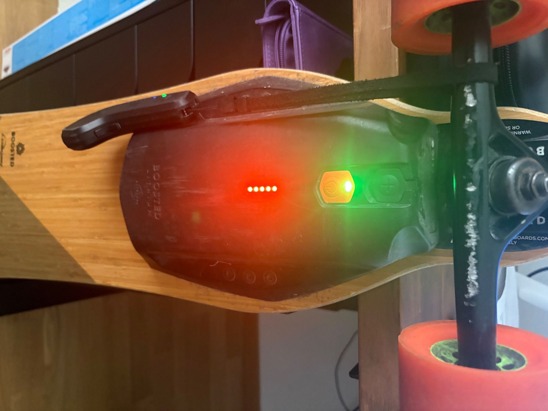 Skateboards: Boosted Elektro Board Longboard Extended Range 2 Akkus – D'occasion à Bern par Kevin-18 8