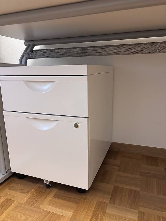 Bureaux: Bürotisch & Rollcontainer – D'occasion à Winterthur par ale_x2ch 2