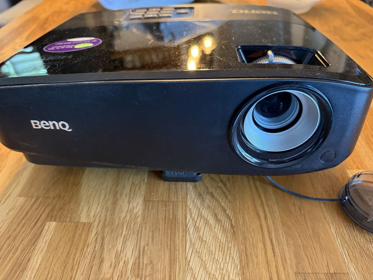 BenQ Videoprojektoren: Beamer, HDMI – Gebraucht aus Winterthur von doc_west
