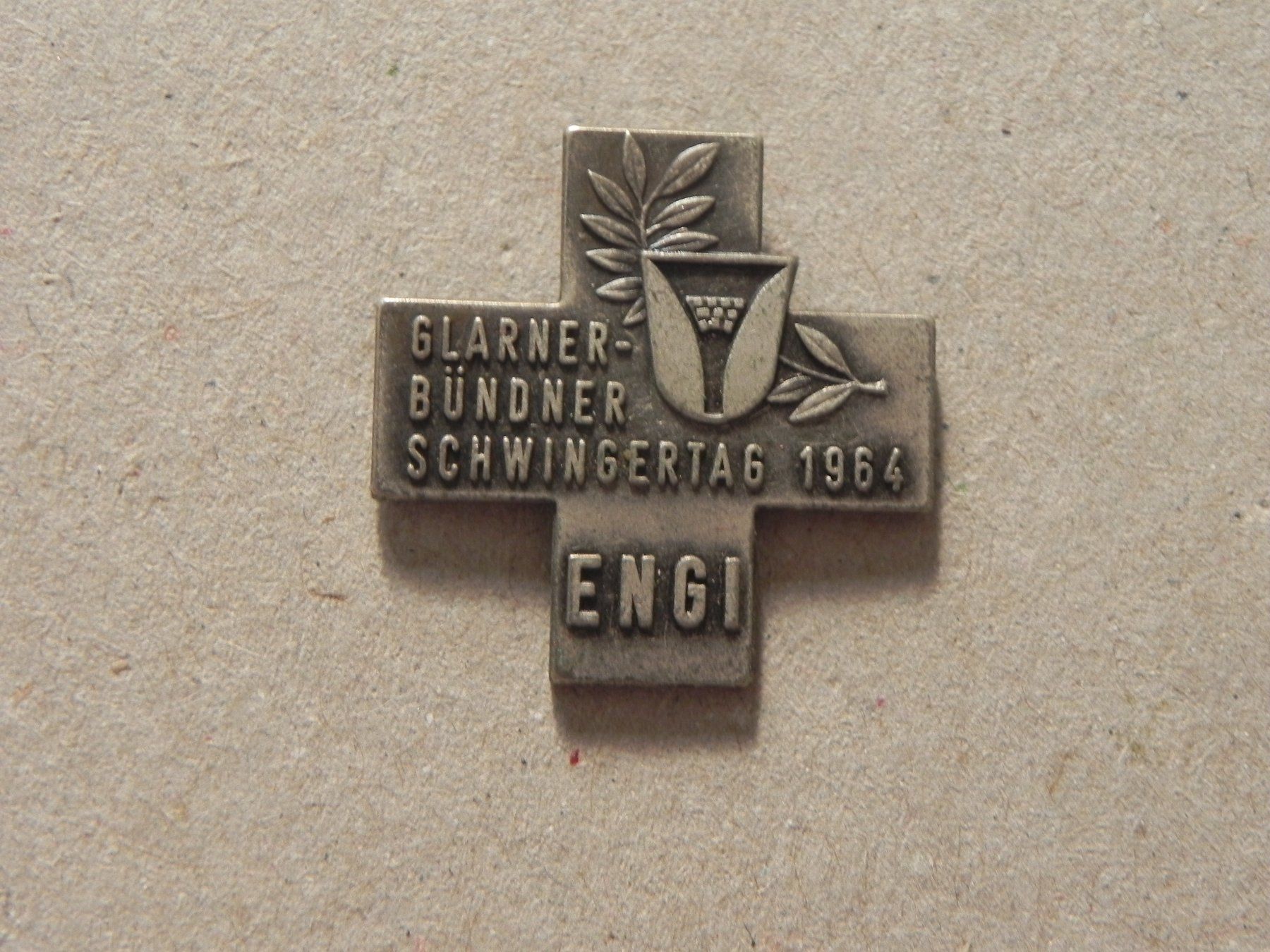 Placchette & Badge: Abzeichen GL - GR Schwingfest Schwingen Engi GL 1964 – Usato da Siebnen venduto da krimsie