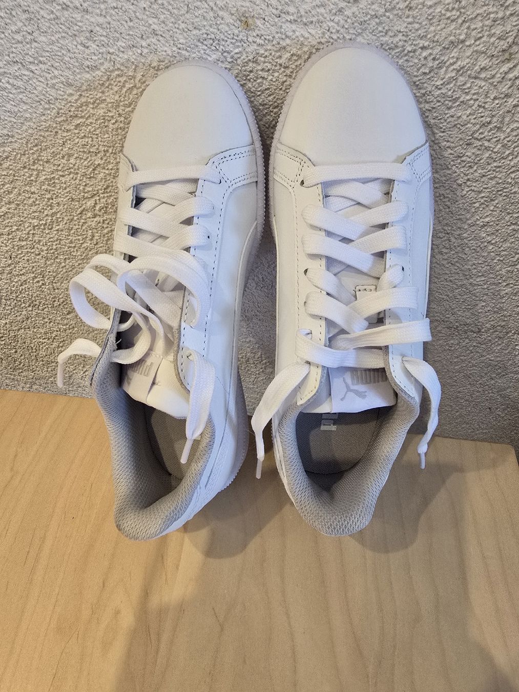 Puma Scarpe da donna: Baskets Puma Smash V2 blanches, pointure 36 – Nuovo e nell'imballaggio originale da Bossonnens venduto da zla_cg8d 1
