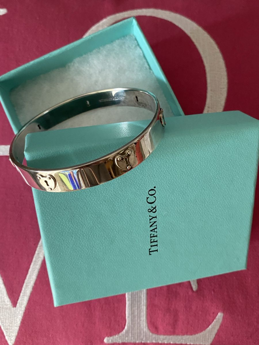 Tiffany & Co. Bracciali & Braccialetti: Tiffany & Co Lock Bangle Silber – Nuovo (secondo la descrizione) da Kaiseraugst venduto da RJ03 3
