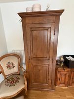 Holzschrank 