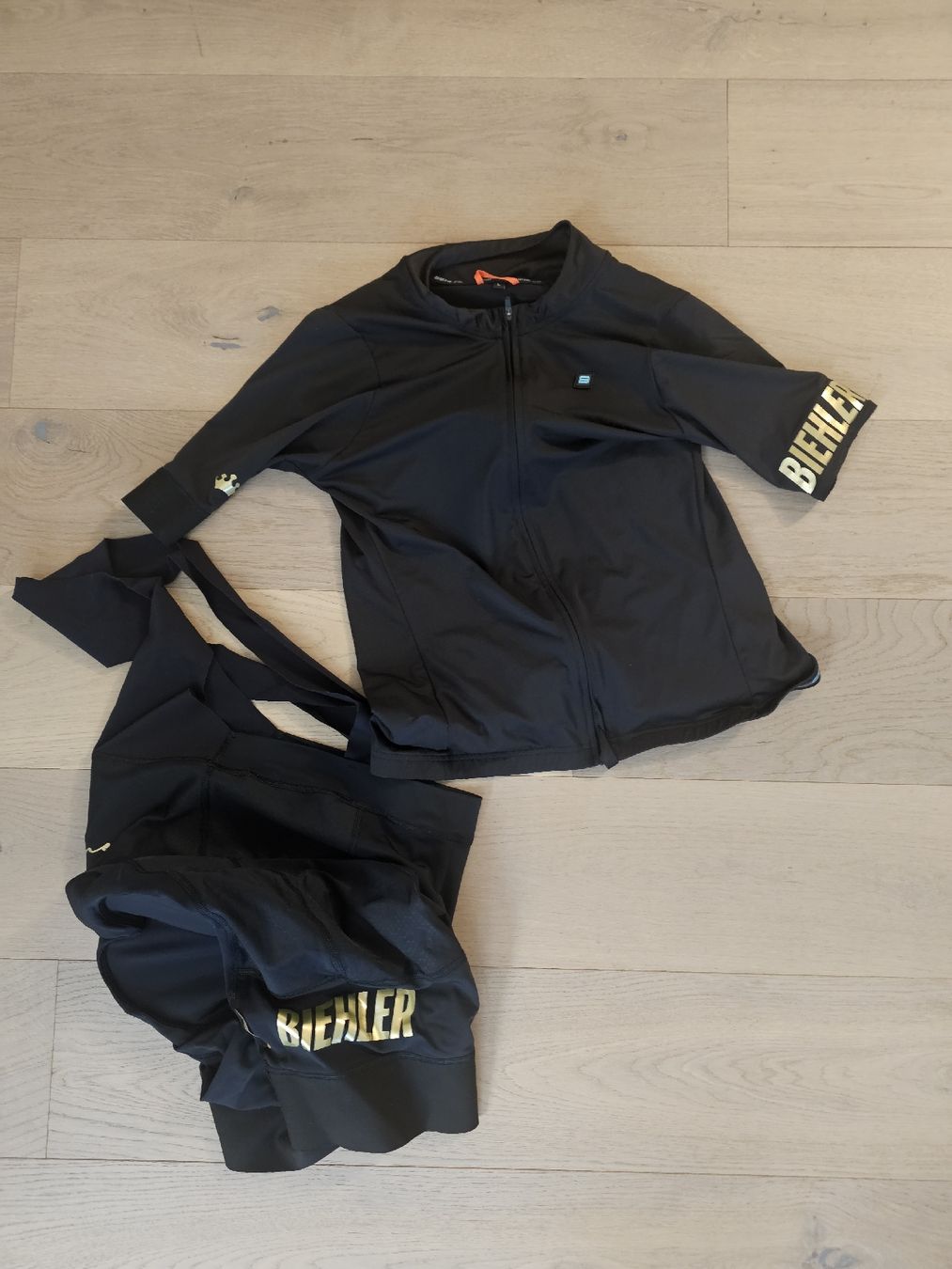 Canottiere & Pantaloni: Velo Kleider Set Bieler – Usato da Rotkreuz venduto da canyon05
