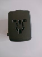 Universeller Reiseadapter schwarz