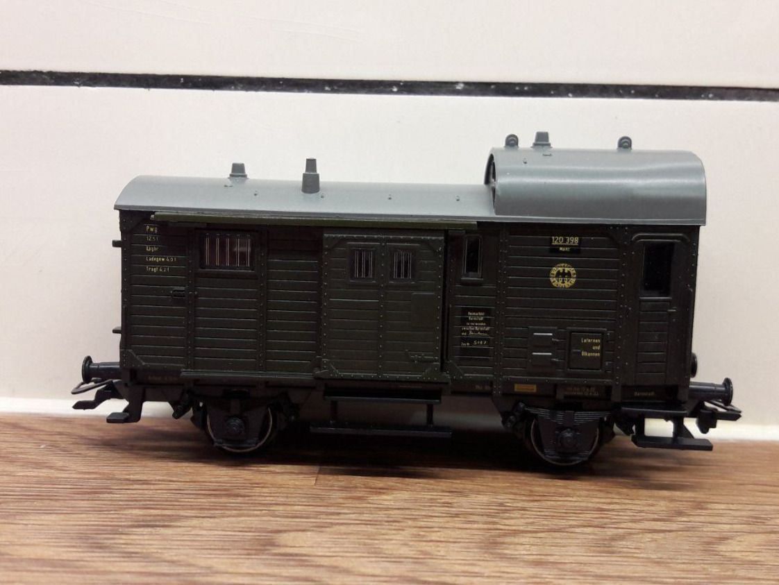 Märklin Modellini di ferrovie: Märklin HO AC : DR fourgon 2 essieux – Nuovo e nell'imballaggio originale da Buttes venduto da Cafe2005 2