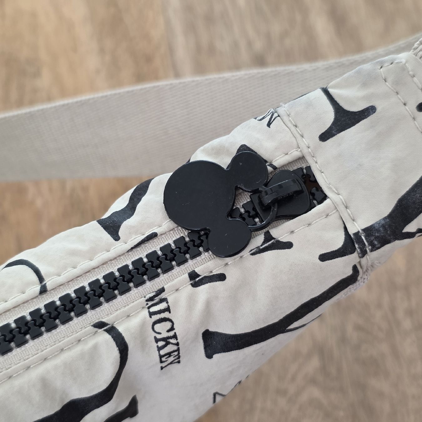C&A Borse da donna: Tasche C&A Disney Mickey Mouse Canvas – Usato da Rheinsulz venduto da Gilea 3
