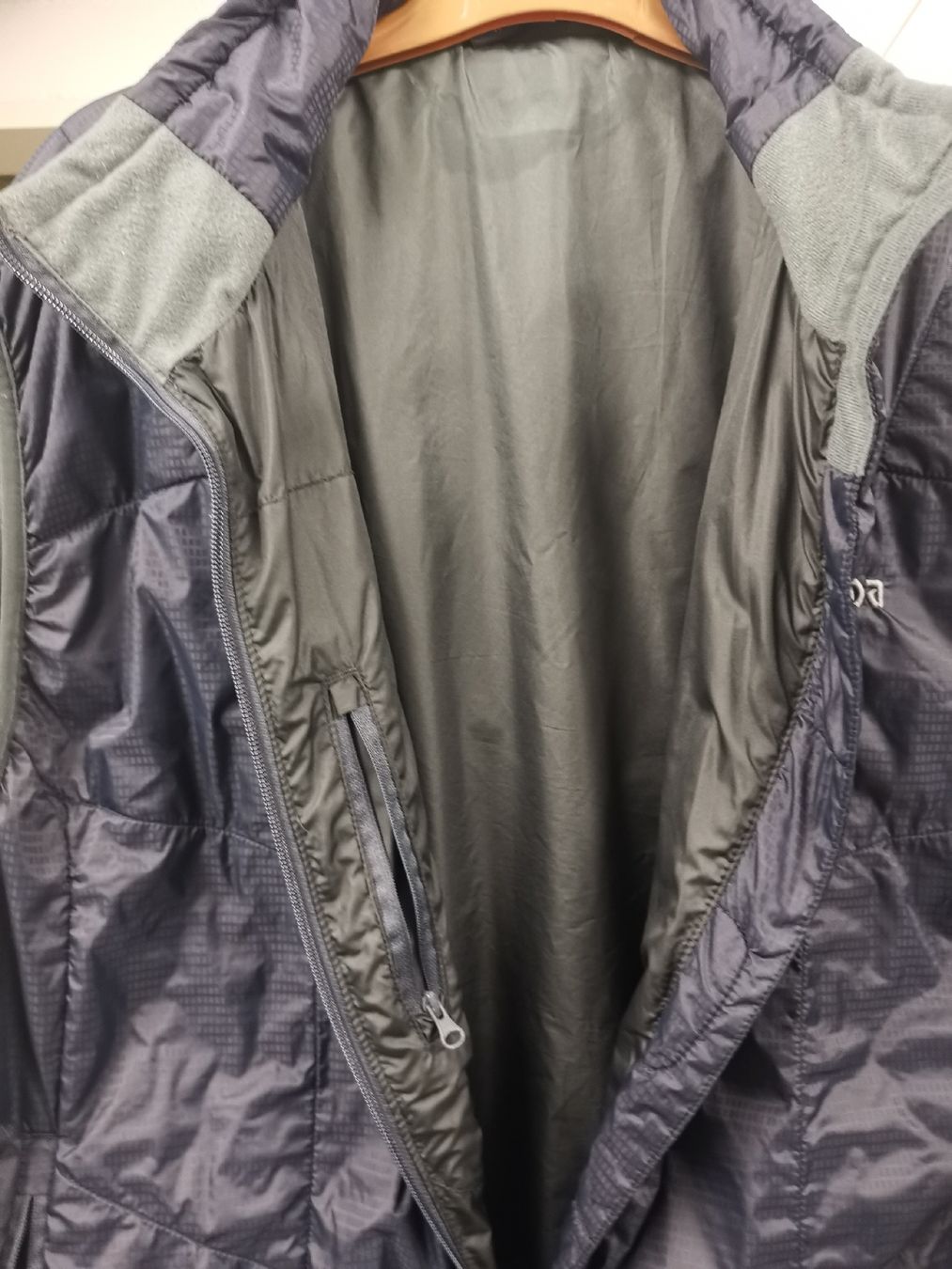 Sherpa Gilet & Giacche: Sherpa Isolationsweste XXL – Usato da Egg b. Zürich venduto da Pronsch 1