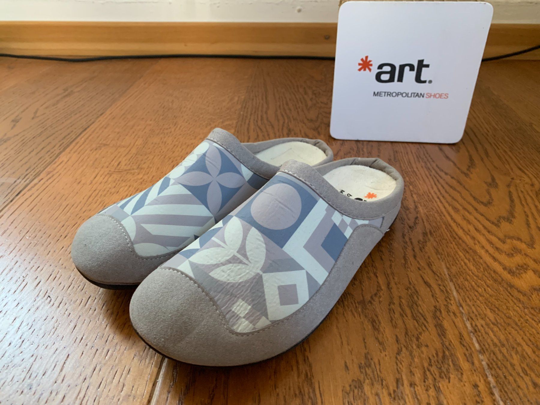 Art Scarpe da donna: Art Home Mules geometric grey Gr.37 – Nuovo (secondo la descrizione) da Zürich venduto da finsti 1