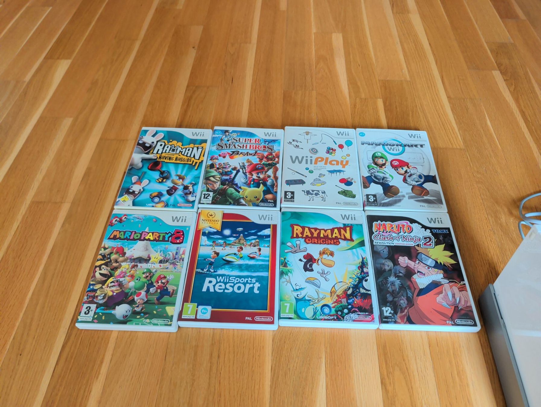 Nintendo Console: Nintendo Wii Set, Konsole, 6 Controller & 8 Spiele – Usato da Bern venduto da DaudiS 1