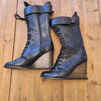 Schwarze Leder Schnürstiefel mit Keilabsatz, Grösse 39