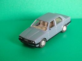 BMW 320i von Wiking 1/87