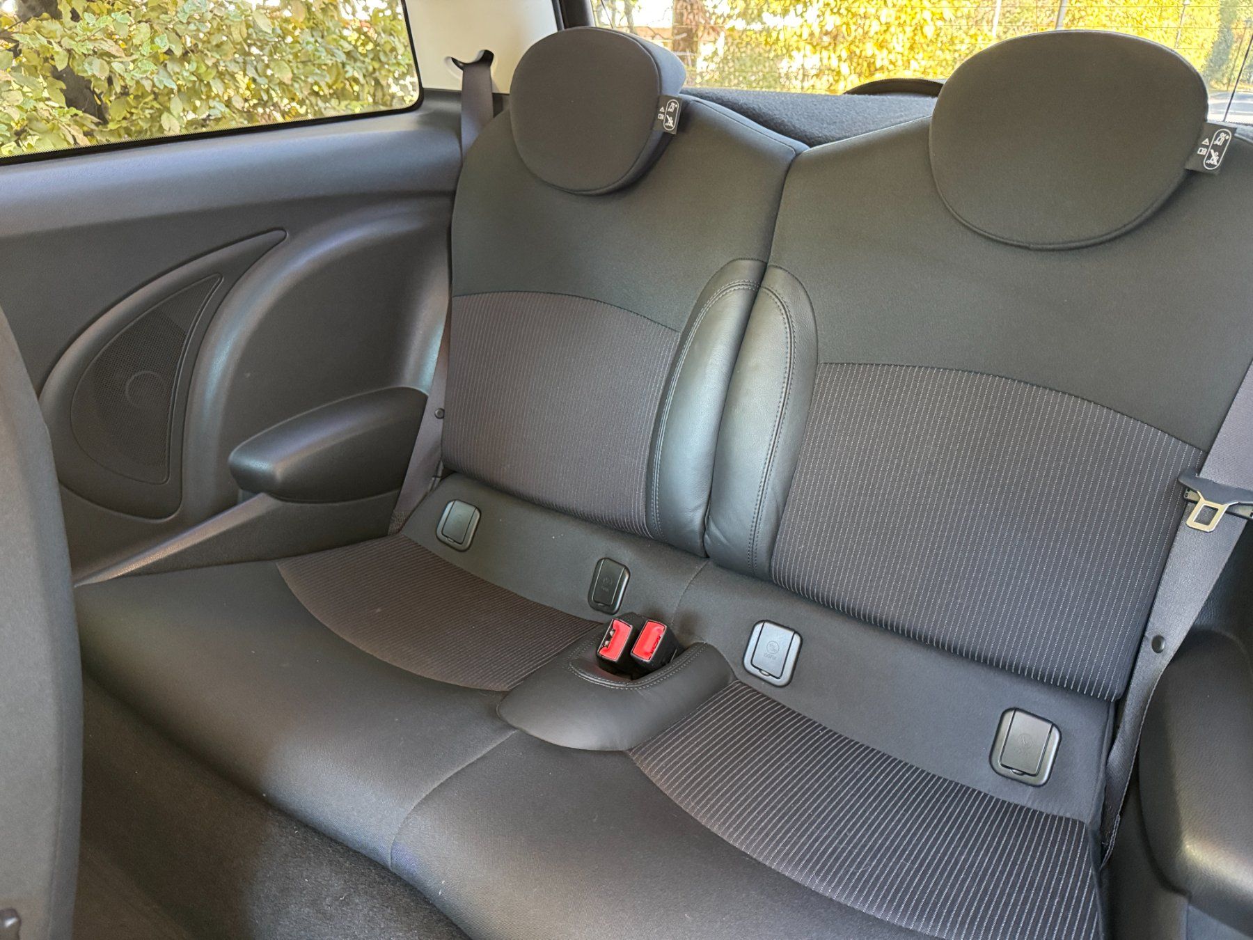 Mini Autos: MINI One R56 – D'occasion à Onex par Las_tjf9 9