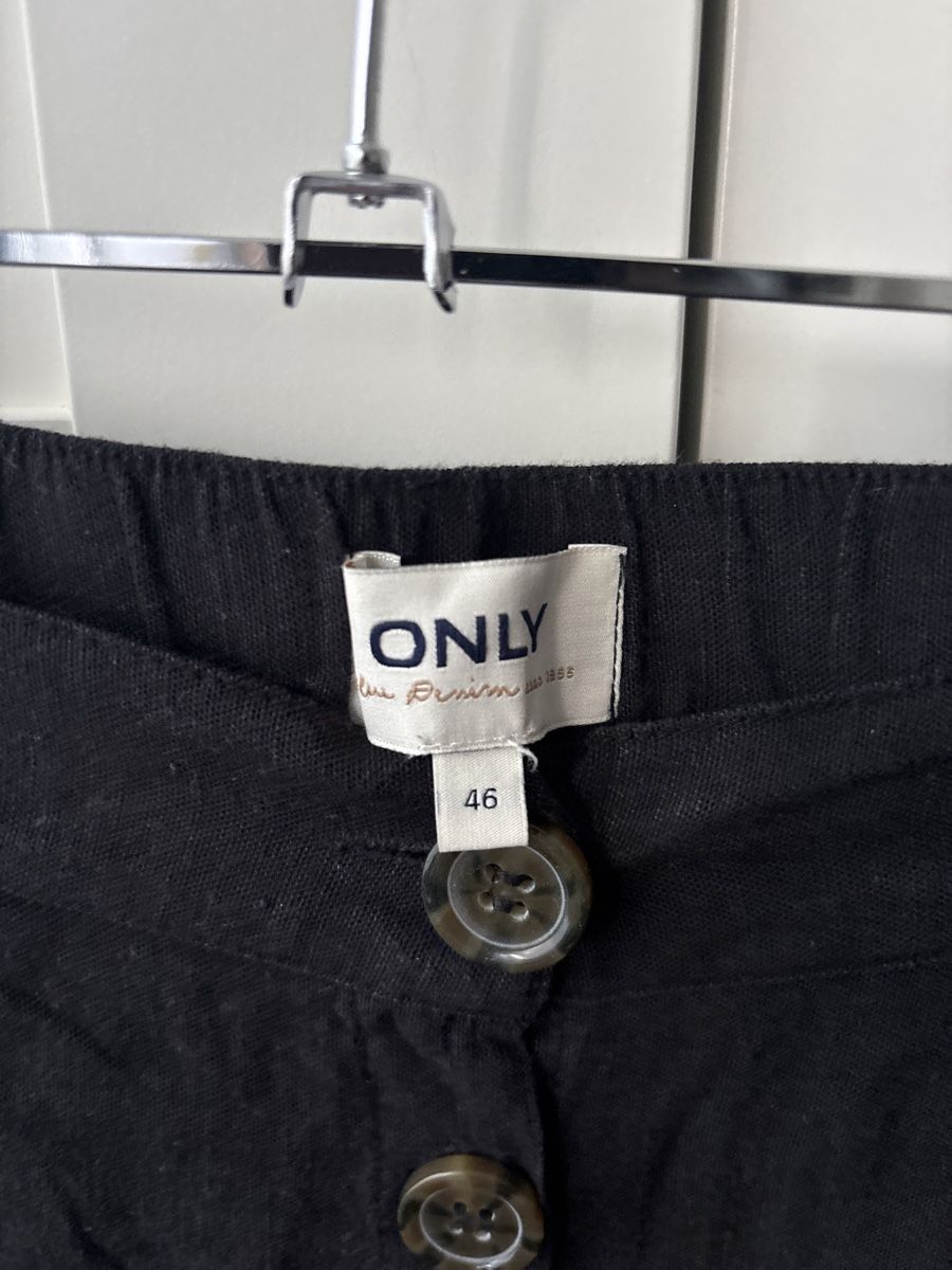 Only Röcke: Schwarze Strickjacke mit Knöpfen, Grösse 46 – Neu (gemäss Beschreibung) aus Nänikon von Caro8989 1