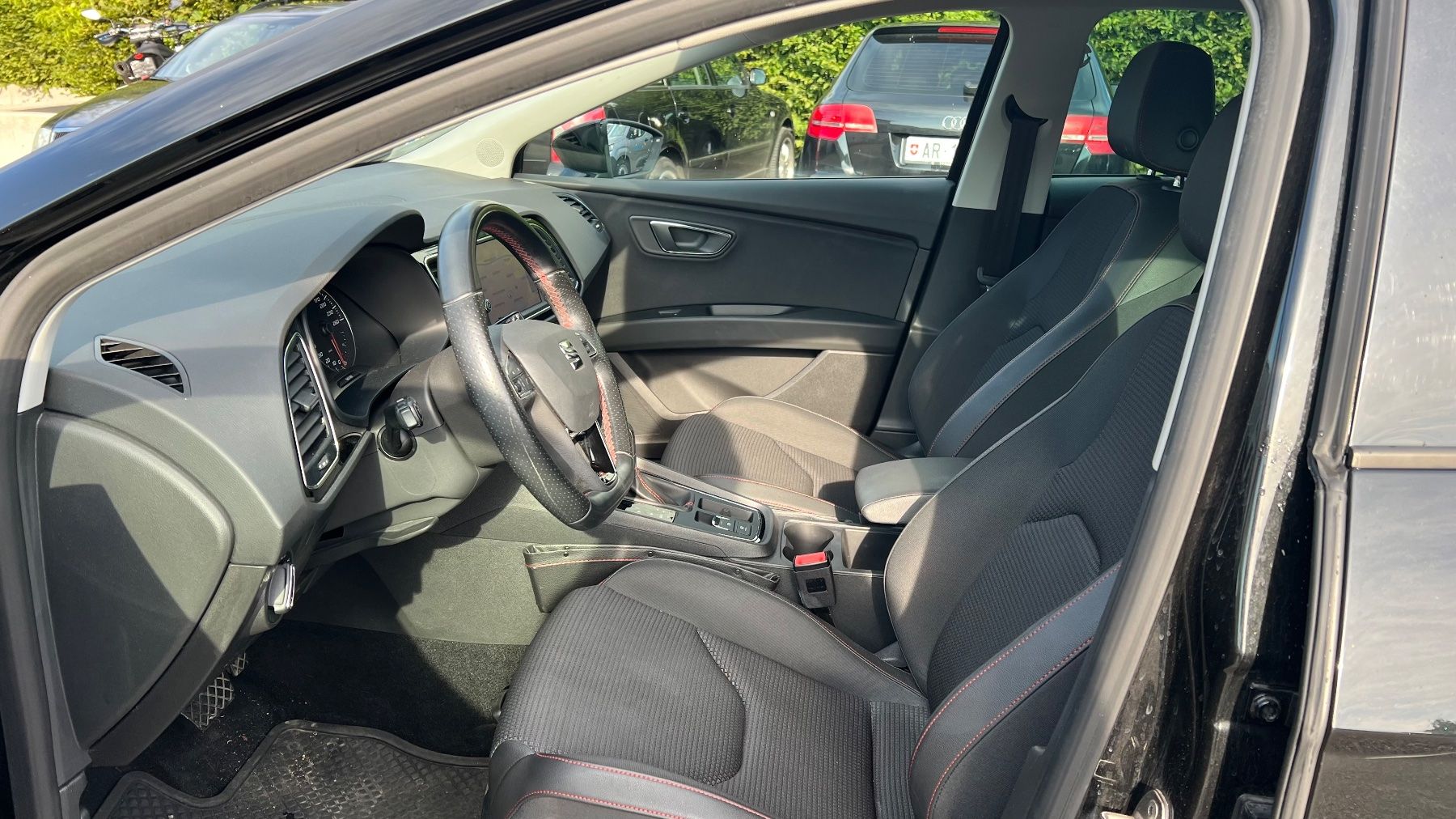 Seat Automobili: Seat Leon ST 2.0 TDI 184PS FR DSG – Usato da Goldach venduto da CityGOAuktion 4