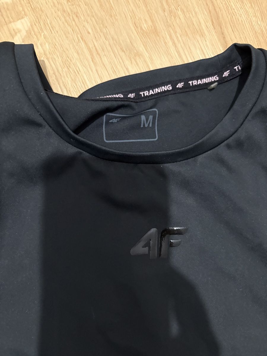 4F Top: Sport top M 4F – Usato da Rolle venduto da gos_2xy5 1