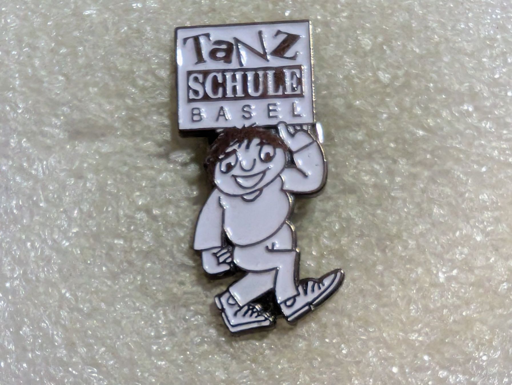 Placchette & Badge: Ansteckpin 59: Tanz Schule Basel – Usato da Oppligen venduto da Pin-Fall-Shop