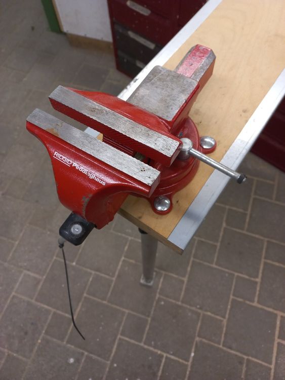 Ridgid Peddinghaus, Schraubstock Mit Standfuss Aus Fahrzeug (Gebraucht) In Für CHF 40 - Nur