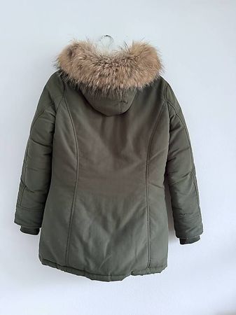 Winterjacke mit abnehmbarer Echtfellkaputze Grösse XS