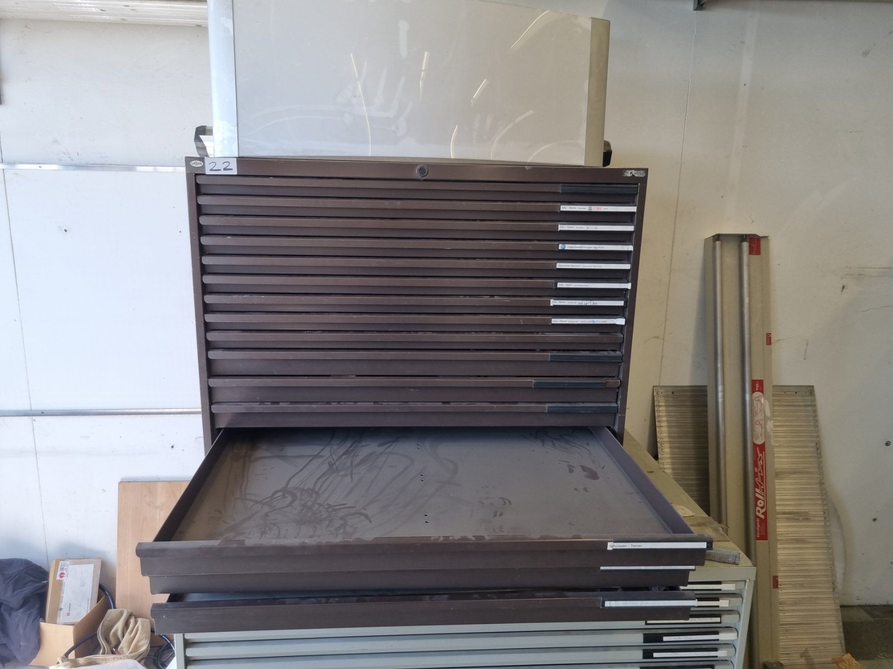 Armadi: 22. Schubladenstock / Planschrank – Usato da Deitingen venduto da RRD2010