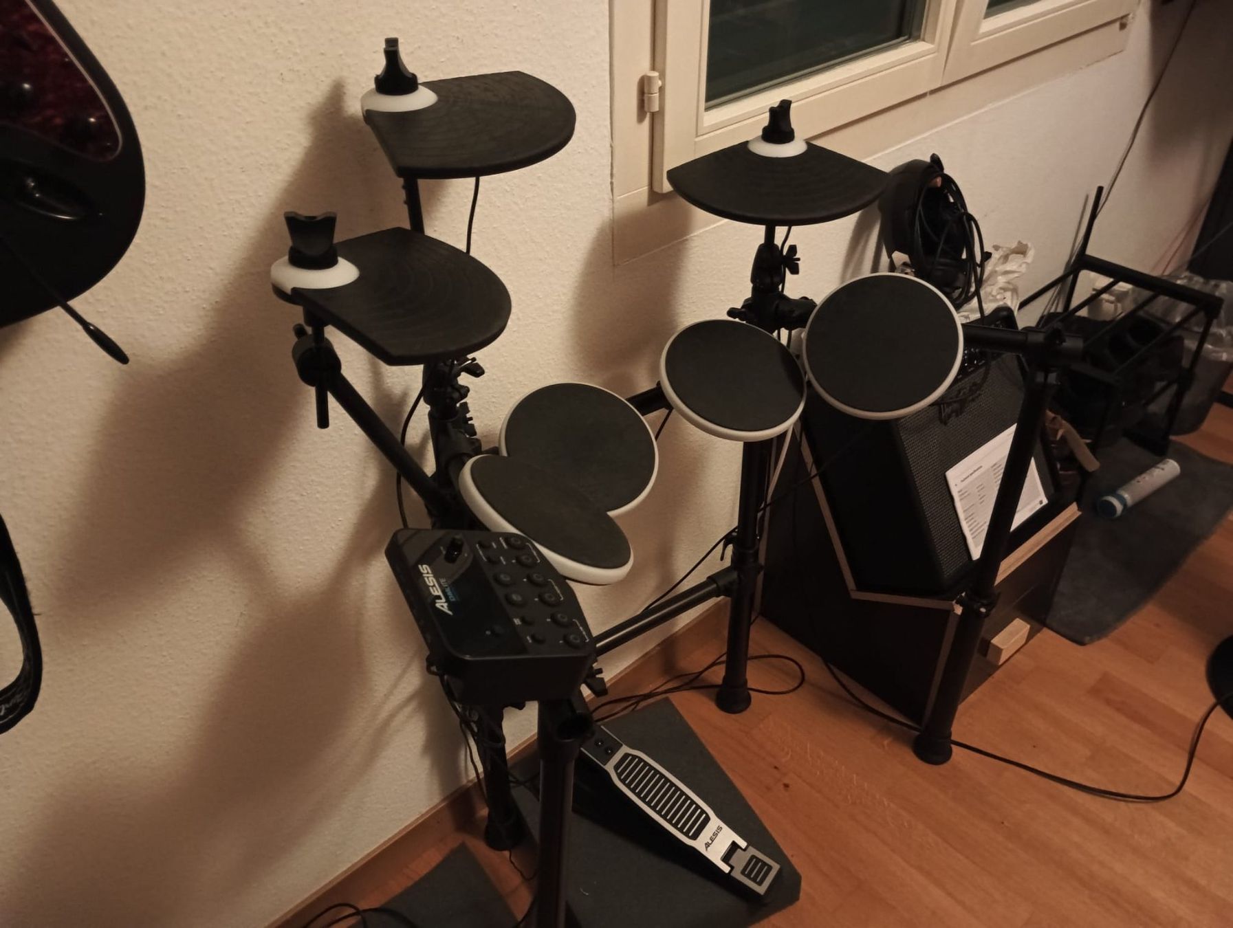 Alesis Musikinstrumente: Alesis DM – Gebraucht aus Dübendorf von elc_jnr6 1