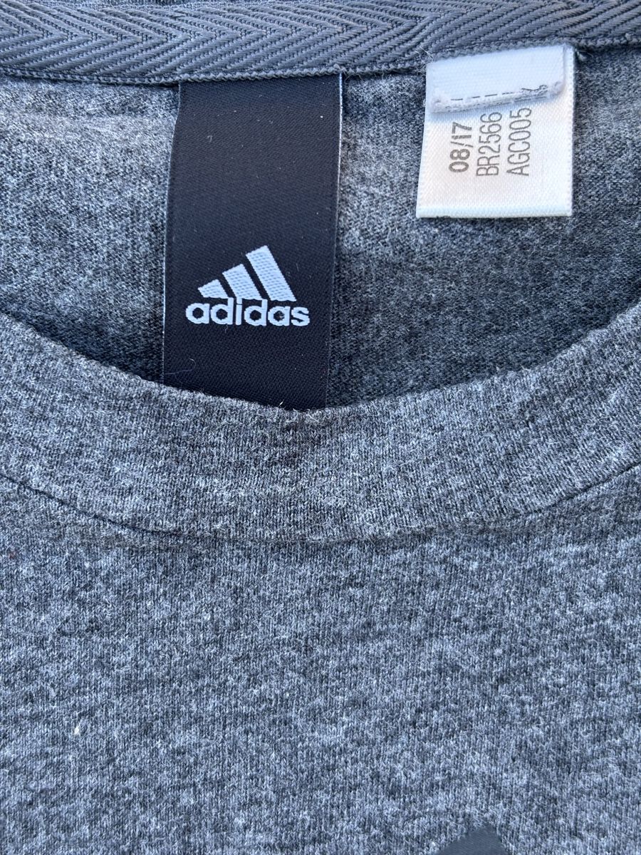 Adidas T-shirts: Adidas Tshirt M – D'occasion à Kesswil par Branca-01 4