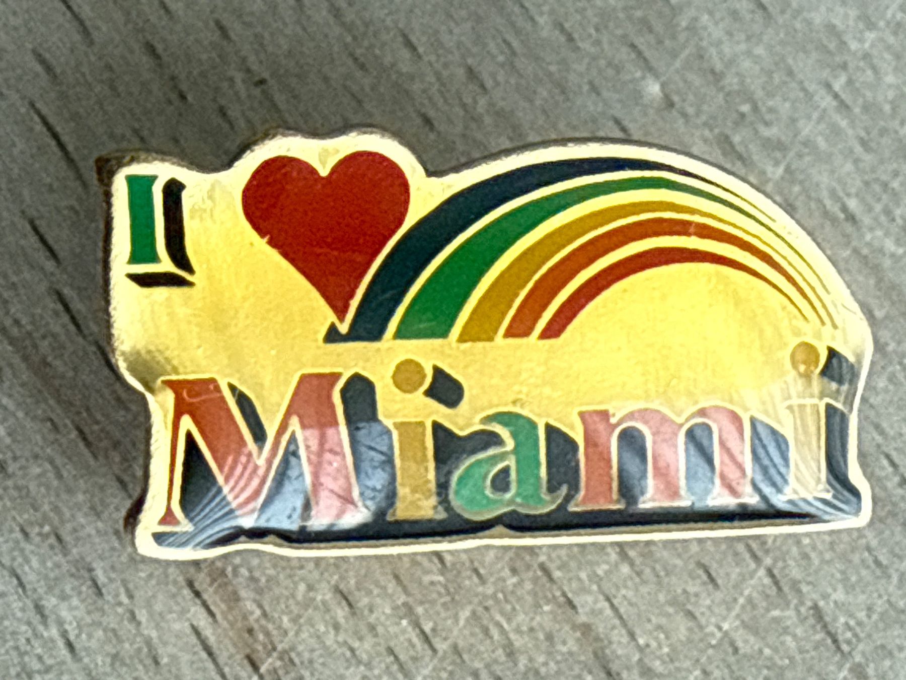 Placchette & Badge: Pin "I ❤ Miami" – Usato da Glattbrugg venduto da Schweigmatt