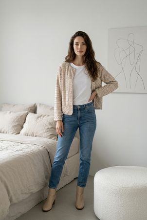 Festliche Jacke mit Pailletten gestickt