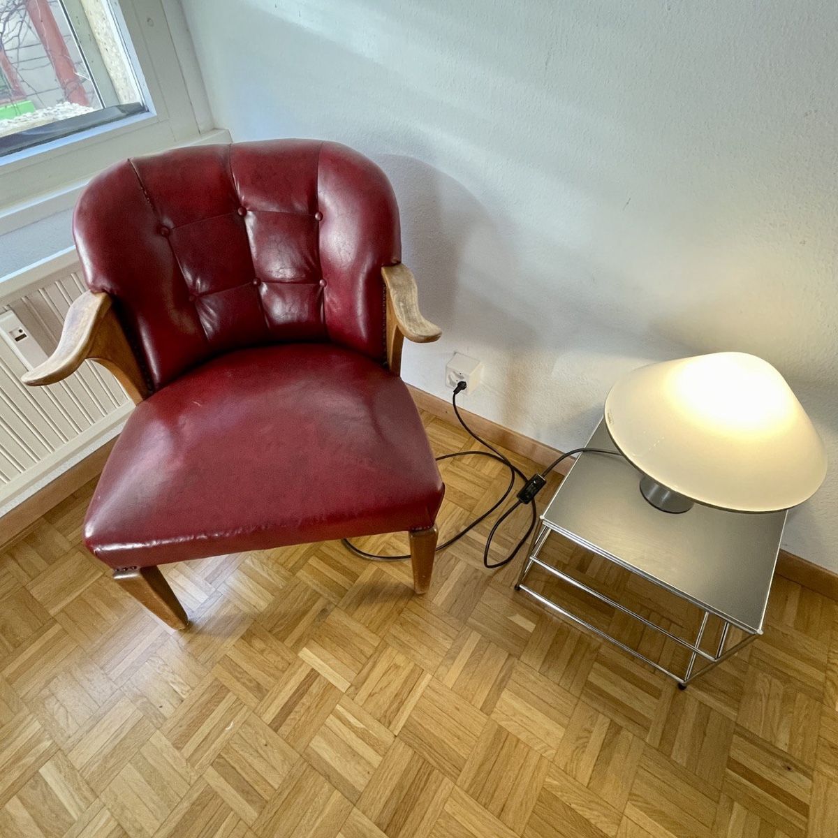Poltrone: Classic Armchair, Burgundy Leather – Usato da Genève venduto da was_ksr9