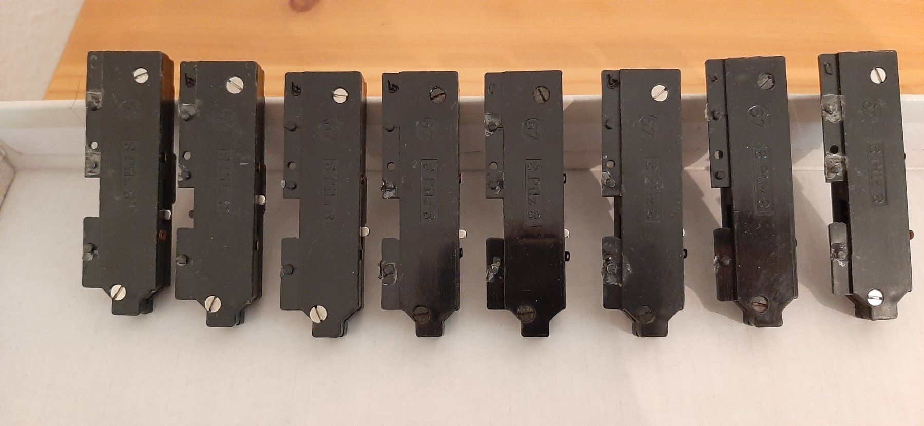 Modellini di ferrovie: 13 x Weichenantrieb H0 von Pilz, gebraucht – Usato da Wiesendangen venduto da pau_56xn 4
